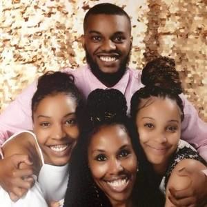 Meet your Posher, Serina